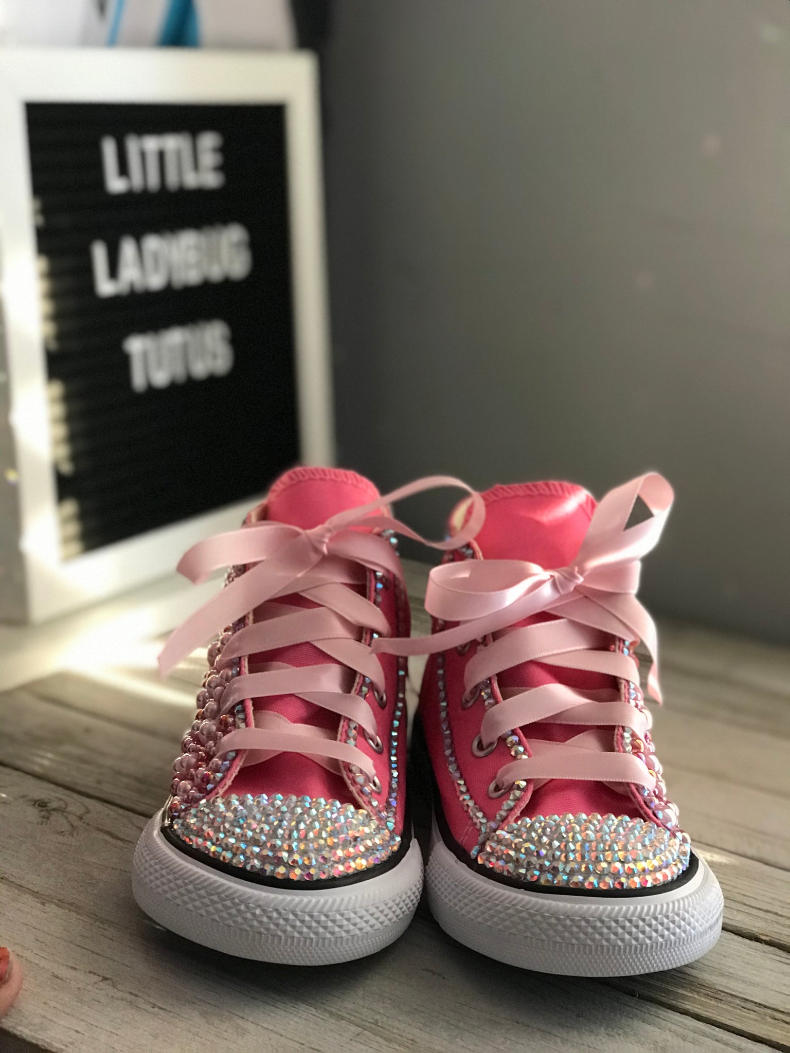 subtropisk bund skjorte Pink Bedazzled Converse Sneakers | Little Ladybug Tutus
